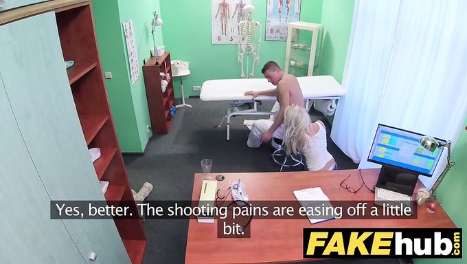 Büyük Göğüslü Milf Doktor, Masörünü Baştan Çıkarıyor