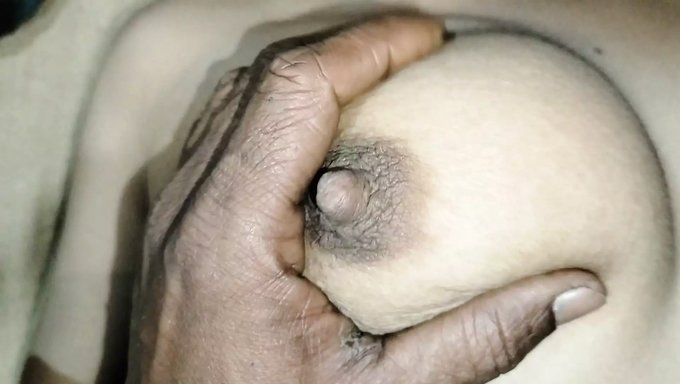 18+ Hint Bhabhi, Popo Yalama Keyfini Çıkarıyor