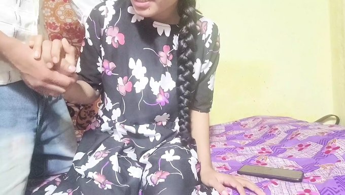 Bhabhi'Nin Büyük Doğal Göğüsleri Ve 18 Sıkı Amı Ateşli Bir Videoda
