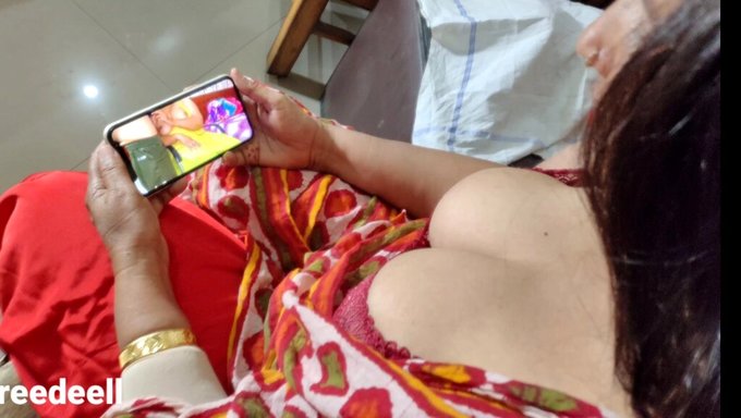 18 Yaşındaki Hintli Kız Tüylü Amını Gerdiriyor