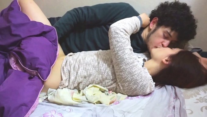 Genç (18+) Ağzına Boşalıyor