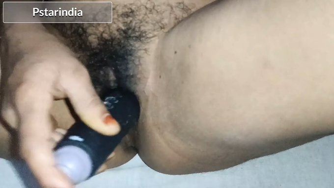 Hint Amatör, Dildo Ile Sıkı Bir Amcığı Ve Boğazı Alıyor