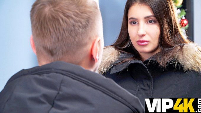 Kalıcı Borç Tahsildarı Olan Genç Seksin Hd Videosu
