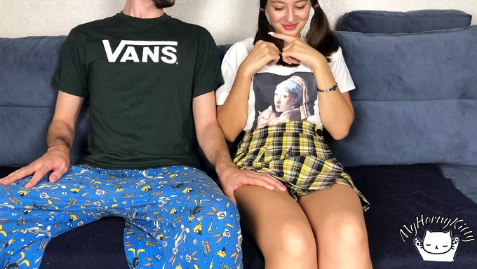 Üvey Abi'Den 18 Yaşındaki Amatör Sakso Için Boşalma Yüzü