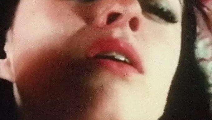 Bu Retro Pov Sakso Pmv Ile En Üst Düzey Oral Zevki Deneyimleyin