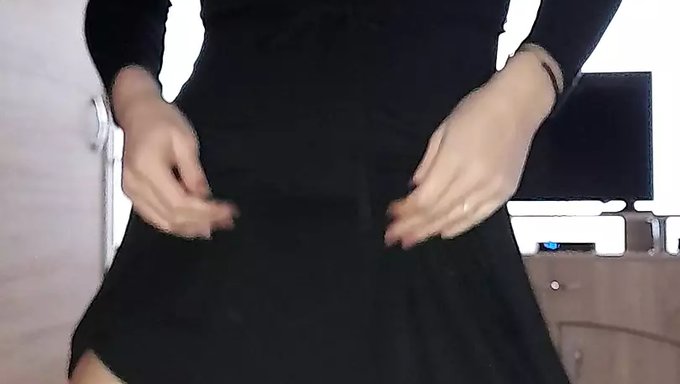 Güzel 18+ Hintli Genç, El Işi Ve Anal Creampie Alıyor