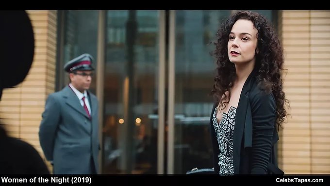 Daphne Wellens Ve Karina Smulders Sıcak Bir Videoda