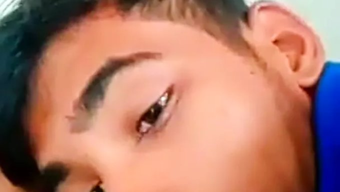 Üniversite Öğrencileri Sert Ve Sert Bir Seks Videosunda