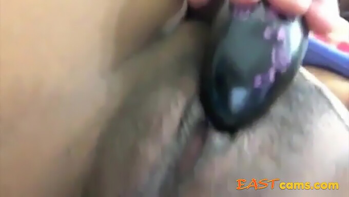 Bu Bdsm Videosunda Bir Kadın Mastürbasyon Yapıyor Ve Boşalıyor