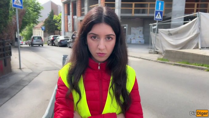 Riskli Halka Açık Am, Dolandırıcılığının Ortaya Çıkmasıyla Kondüktörün Spermini Yutuyor.