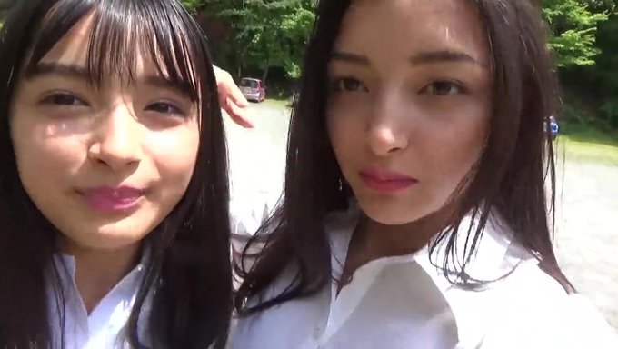Çok Büyük Göğüslü Iki Sevimli Japon Kız Seks Yapıyor