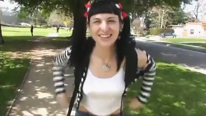Bailey Jay'In Baştan Çıkarıcı Performansı Kameraya Yakalanıyor