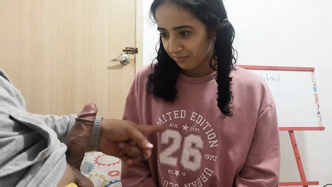 Kolombiyalı Üvey Erkek Kardeş, Büyük Bir Yarrağa Olan Arzumu Tatmin Ediyor