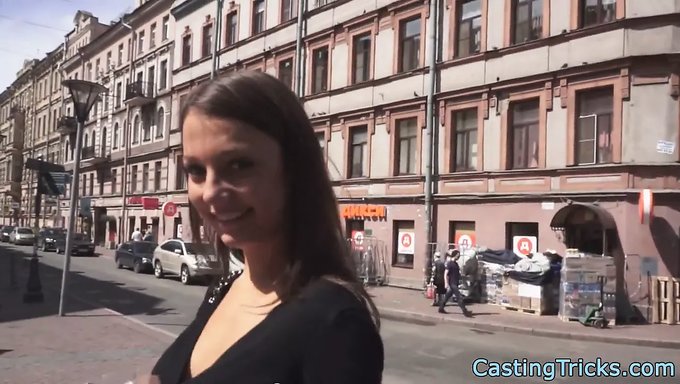 Amatör Cfnm, Döküm Videosunda Büyük Bir Yarrağı Sürüyor