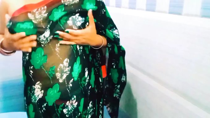 Hintli (Ind) Genç (18+), Sergici Videoda Islanıyor Ve Çılgınlaşıyor