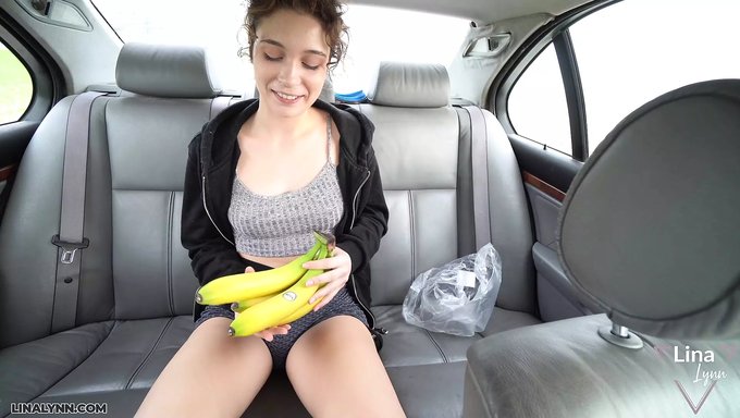 Alman Amatör Genç Linalynn Orgazma Kadar Mastürbasyon Yapıyor