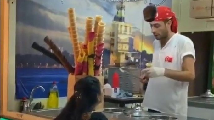 Büyük Doğal Göğüslere Sahip Macar Güzeli