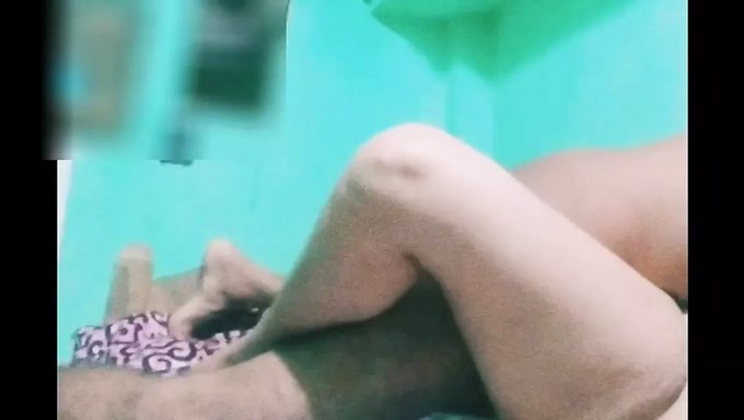 Amatör Bengali Üniversite Kızı Hindi Sesli Seksinde Pisleniyor