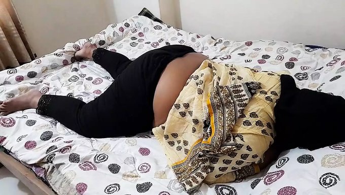 Tombul Hintli Kız Arkadaş, Hd Videoda Büyük Yarrağı Ilk Kez Tadıyor