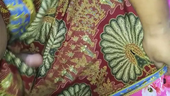 Büyük Yarrağı Olan Hintli Mil'Den El Işi