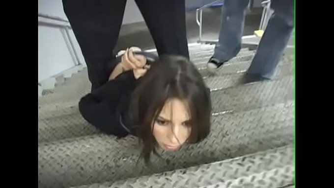 Büyük Bir Sikle Amatör Oral Seks