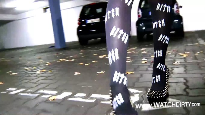 Kirli Sarışın Bomba Otelde Iniyor Ve Kirli