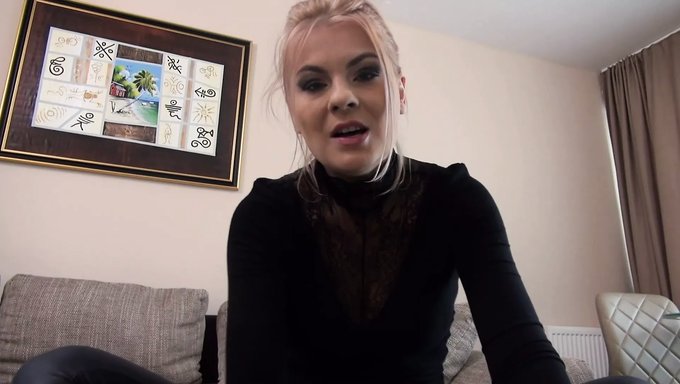 Genç (18+) Kız, Yüksek Topuklu Ayakkabılarla Bdsm Ve Sert Sikiş Deneyimliyor