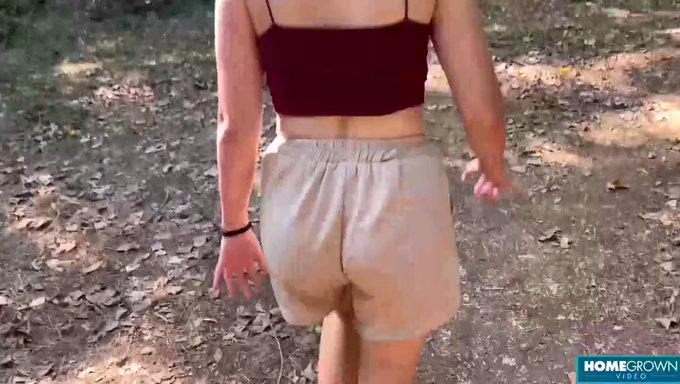 Küçük Göğüslü Genç Güzellik, Bu Bdsm Derlemesinde Sert Seks Ve Oral Seksin Tadını Çıkarıyor.