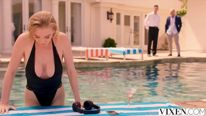 Büyük Göğüslü Güzellik Kendra Sunderland Ağzıyla Sikişiyor