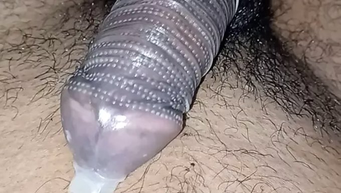 Hintli Karı Büyük Yarak Tarafından Içine Boşalıyor