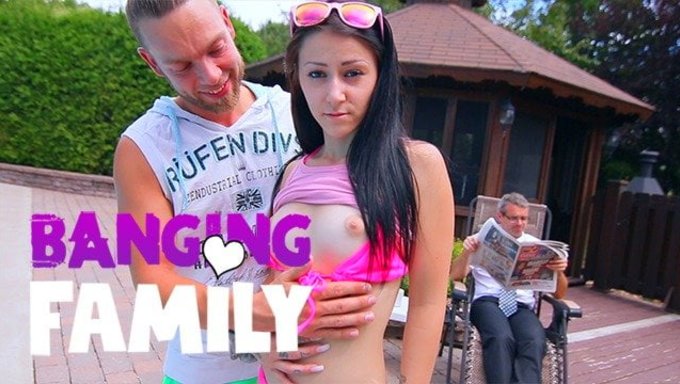 18+ Gençler Aile Tabusunu Kırıyor Ve Eylemde Yakalanıyorlar