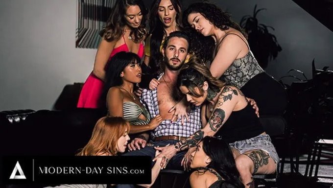 Ember Snow Ve Madi Collins, Iki Seks Bağımlısı, Sert Ve Fırtınalı Bir Grup Sekste Birbirlerini Sırayla Tatmin Ediyorlar