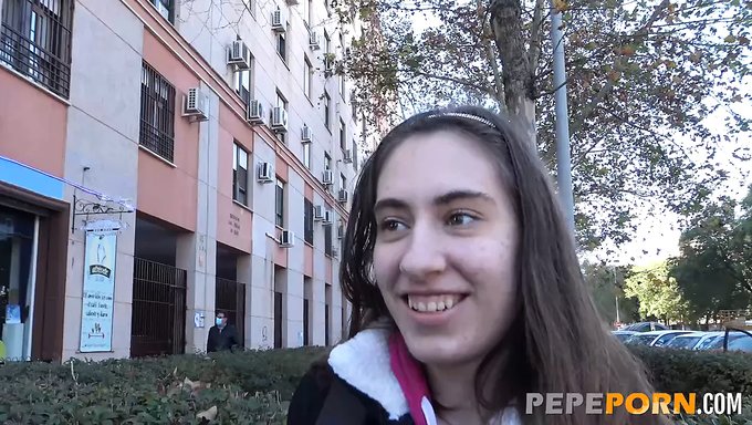 Carolina'Nın Sert Seks Ve Oral Fiksasyonu Bu Yoğun Videoda Test Ediliyor