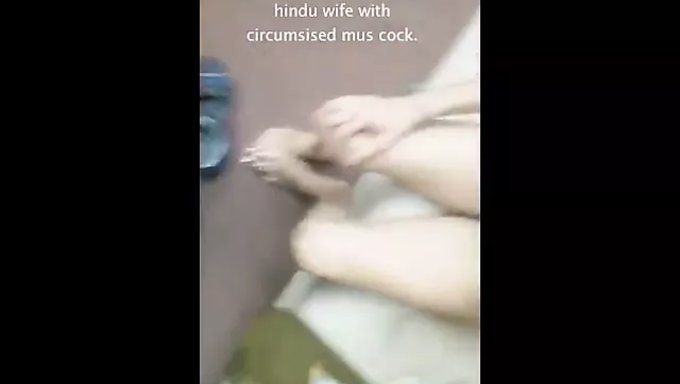 Patronun Sekreteri Marathi Bir Kadın Tarafından Sikişiyor