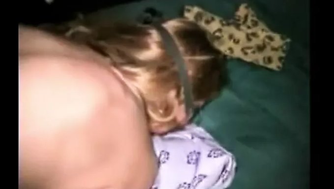 Ev Yapımı Bağlama: Iki Amatör Çift Kendi Fantezilerini Keşfediyor