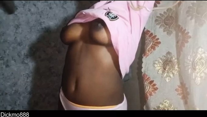 18 Yaşındaki Bebek Bakıcısı Sert Bir Creampie Alıyor