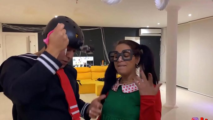 Kiko Ve Chika'Nın Vahşi Yolculuğu: Fetiş Ve Kremalı Bir Parodi