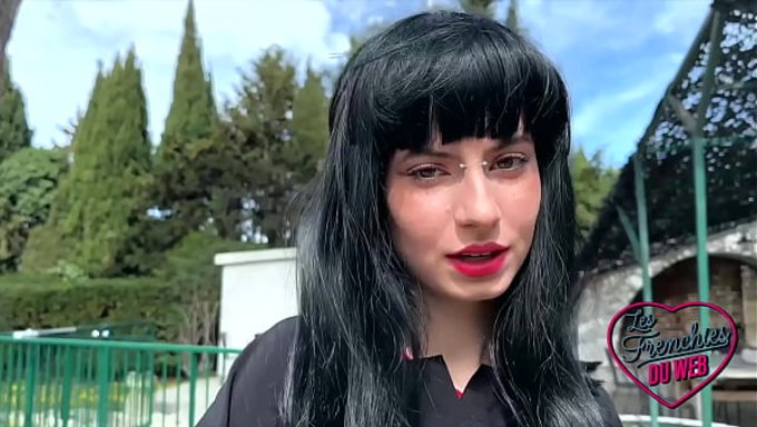 Lucifera Bast Ve Melek Yüzü, Iç Çamaşırlarıyla Sert Seks Arıyor.