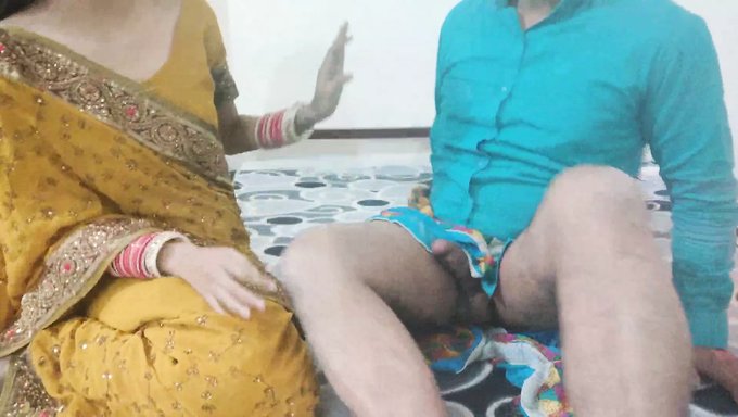 Hintli Genç (18+), Cowgirl Sırasında Yoğun Orgazm Yaşıyor