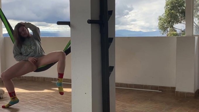 Mastürbasyon Yapan Bir Bebek Üzerinde Casusluk Yaparken Fışkırıyor