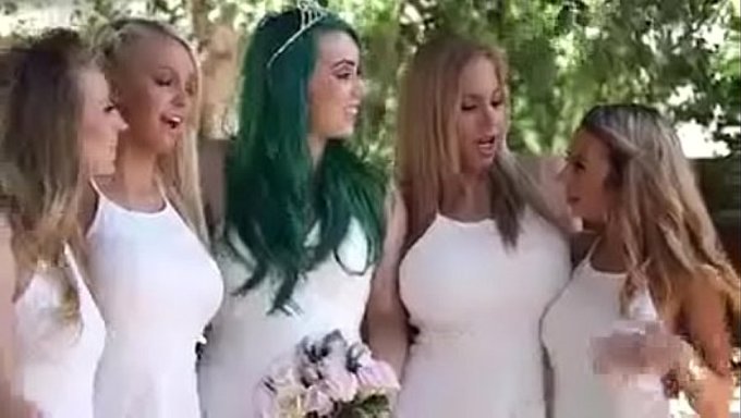 Dünyanın En Büyük Orgy - Harika Bir Gösteri.
