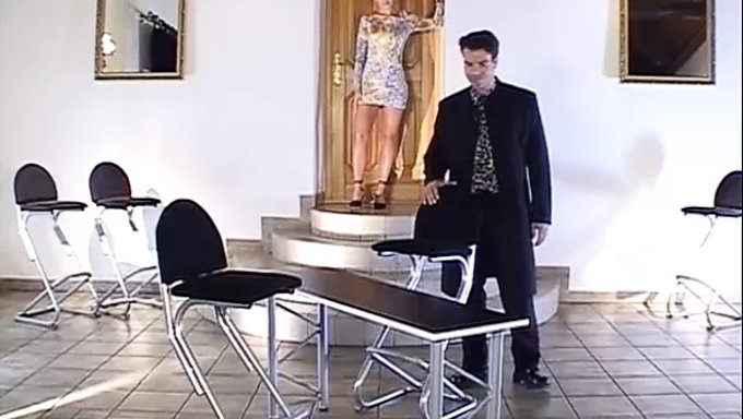 Milf'In Mükemmel Deve Dikeni Amcığı!