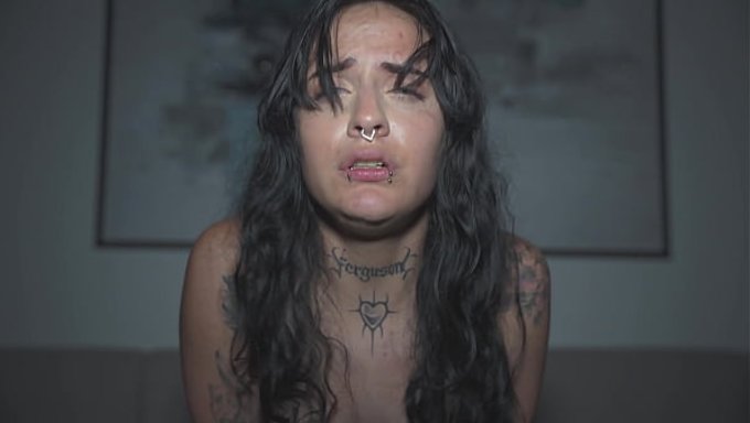 Seksi Memeli Esmer Güzel Alina Svetlana, Otel Odasında Fena Halde Beceriliyor.