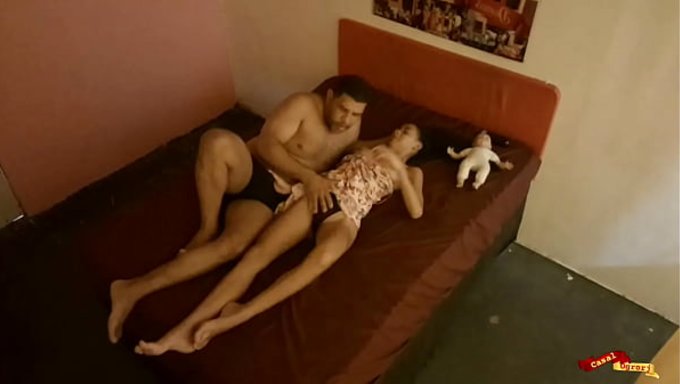 Üvey Babam Odama Girdi Ve Benimle Anal Seks Yaptı.