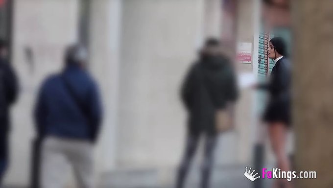 Vajina, Halka Açık Alanda Sikişiyor Ve El Işi Yapıyor