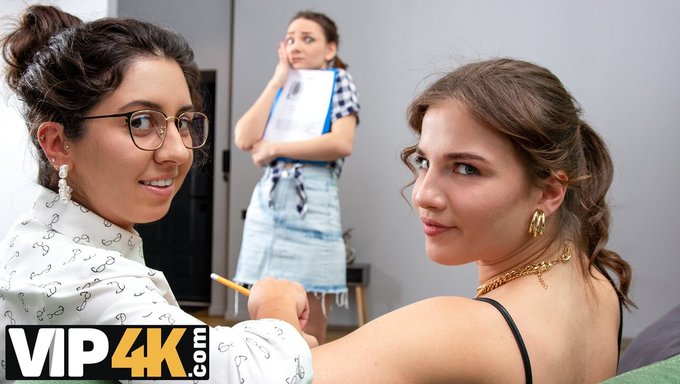 Oyuncaklar Ve Çoraplarla Yüksek Çözünürlüklü Lezbiyen Eylemi