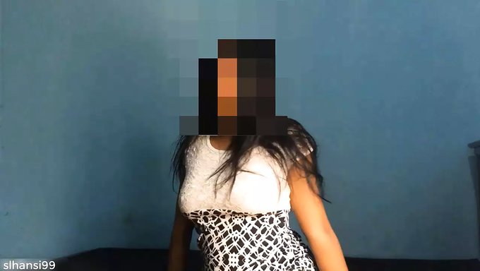 Ev Yapımı Sri Lankalı Öğrenci Amını Siktiriyor Ve Beceriliyor