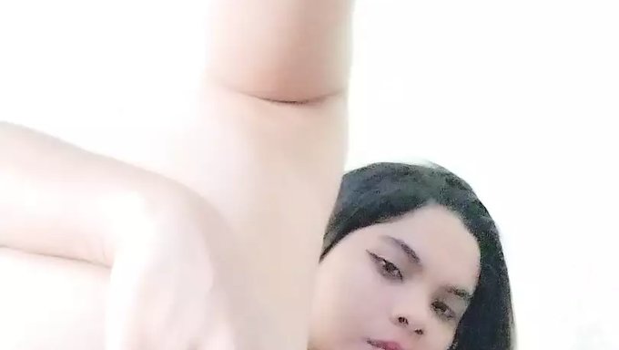 18 Yaşındaki Emo Kız Kamerada Solo Oyunun Tadını Çıkarıyor
