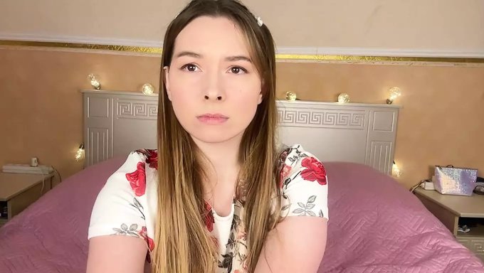 18 Yaşındaki Bebek Hint Tarzında Kendini Parmaklıyor