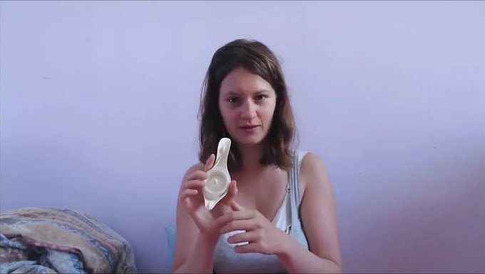 En Seksi Milf Sütünü Pompalıyor
